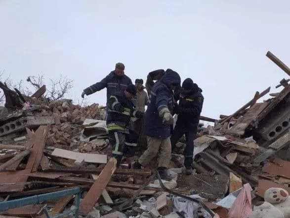 Окупанти вночі обстріляли село поблизу Балаклії: загинули двоє жінок та двоє дітей