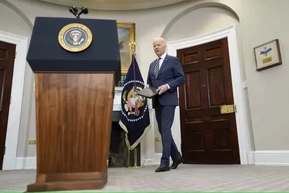 Байден оголосив про заборону на імпорт російської горілки, діамантів та морепродуктів із РФ