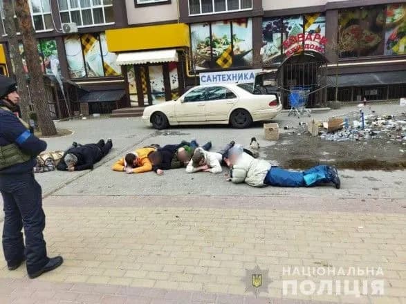 Поліцейські зловили на гарячому групу мародерів в Ірпені