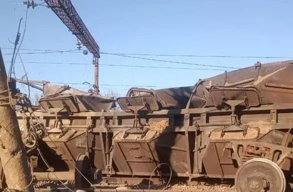 Россияне нанесли ракетный удар по Днепропетровщине: погиб один человек, уничтожена железнодорожная станция