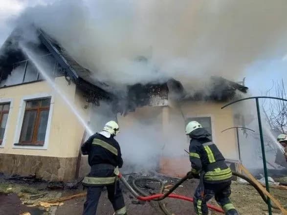 У Києві на Оболоні ворожий снаряд влучив у приватний будинок
