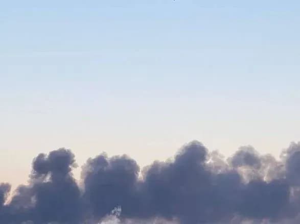 Рашисти у Львові нанесли по два удари по заводу і нафтобазі у житлових районах