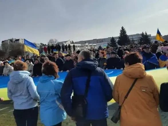 Жодної співпраці з ворогом не буде: Славутич продовжує протистояти військам окупантів, які перебувають за містом