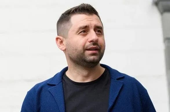 Арахамія: на переговорах з росією українська делегація завжди консультується з військовими