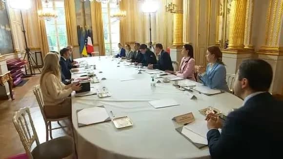 Макрон прийняв у Єлисейському палаці звільненого з полону мера Мелітополя