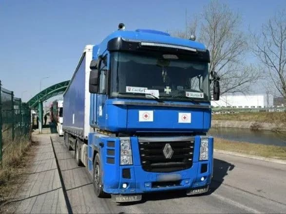 З початку війни прикордонники забезпечили пропуск понад 25 тисяч авто із гуманітарною допомогою