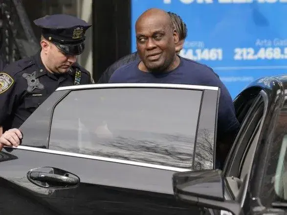 В Нью-Йорке задержали подозреваемого в стрельбе в метро