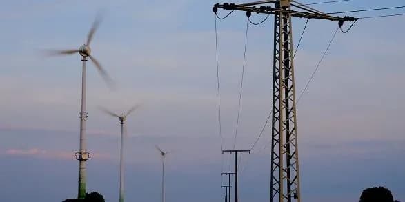 Війна рф проти України підштовхнула вгору ціни у відновлюваній енергетиці