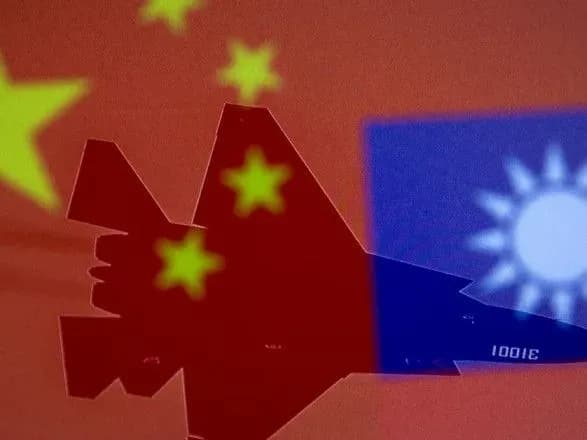 Китай влаштував військові маневри біля Тайваню у відповідь на дії США