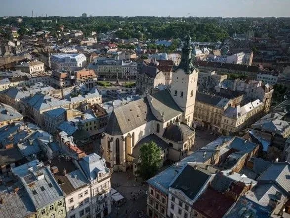 Ракетні удари по Львову: є загиблі та постраждалі