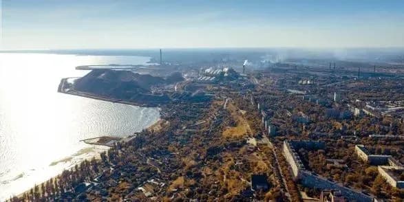 В Маріуполі працює рашистська техніка з маркуванням “V”, ворогів в тисячі разів більше – "Азов"