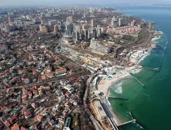 Атака Одессы: две ракеты поразили военный объект и два жилых дома