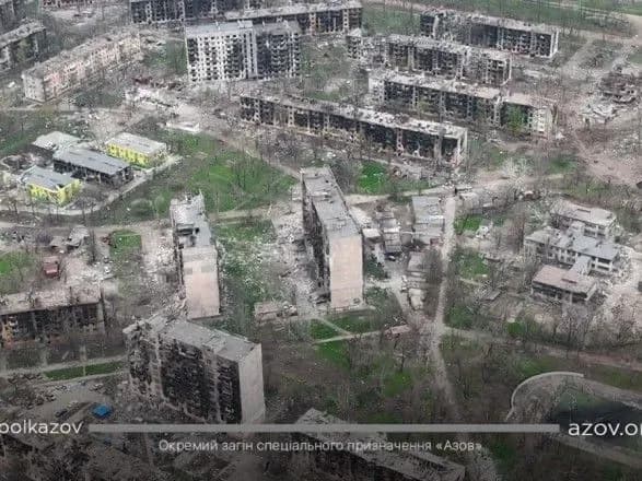 Бог дивиться на місто Марії зверху: “Азов” показав нові фото Маріуполя