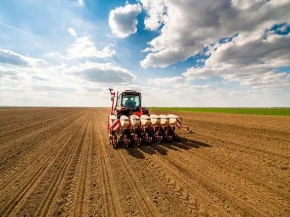 КМУ: в деяких регіонах України завершили посівну
