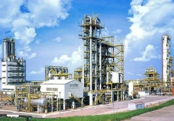 Ворожий удар по Кременчуку: пожежу на НПЗ ліквідували