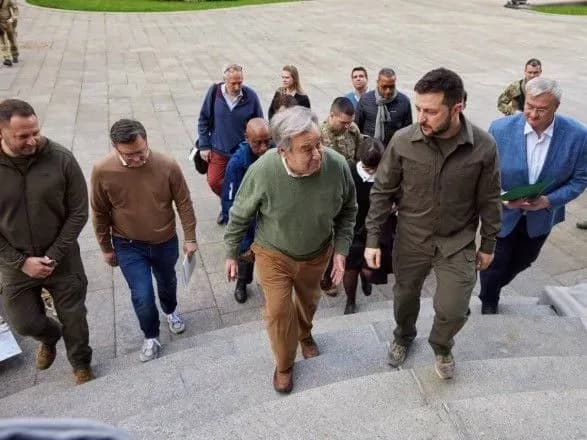 Довгий стіл не знадобився: Генсек ООН зустрівся з Зеленським в Києві