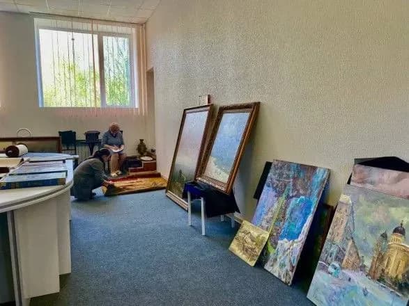 Окупанти вивезли з музеїв Маріуполя понад дві тисячі експонатів