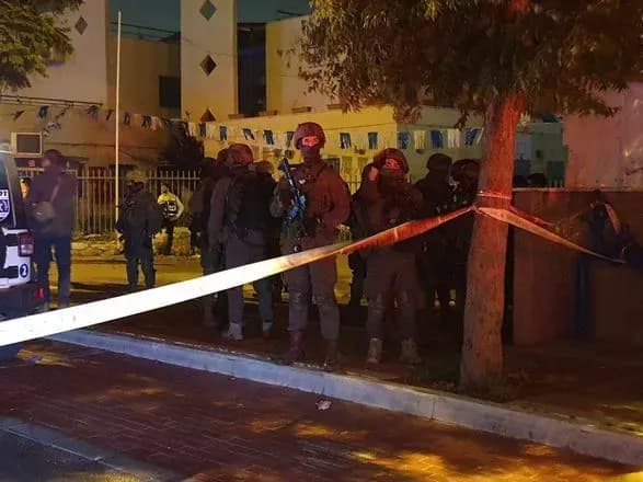 З сокирою та пістолетом: в Ізраїлі терористи вбили чотирьох людей