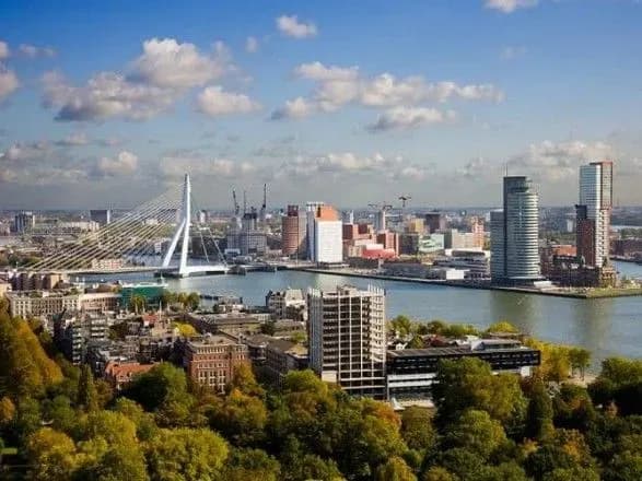 У Нідерландах росіяни розгромили автівки українців, евакуйованих із Маріуполя