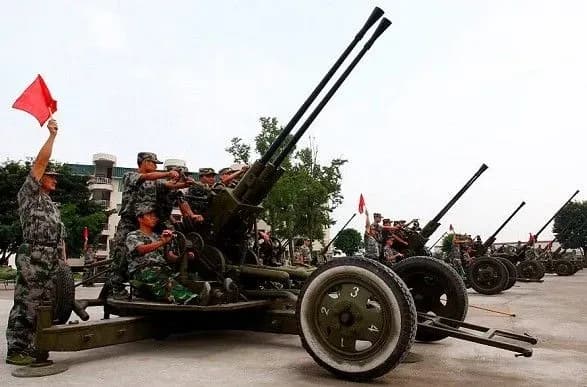 Китай провів масштабні військові навчання поблизу Тайваню - Reuters