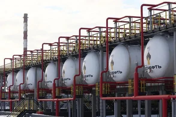FT: ЕС вычеркнул запрет на доставку российской нефти из шестого пакета санкций