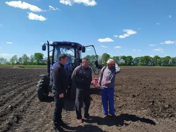 Ні продовольчій кризі в Україні: Корсунь-Шевченківська громада долучилася до всеукраїнської акції “Сади перемоги”