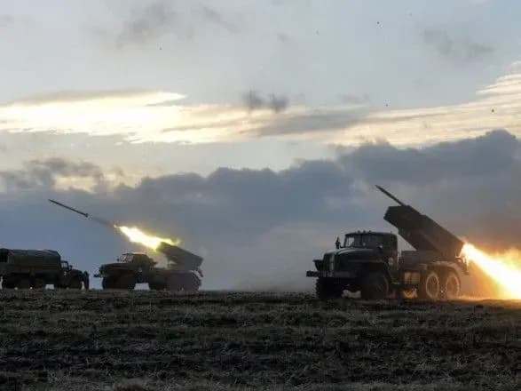 Рашисти тричі обстріляли Зеленодольську громаду із "Градів": є руйнування, люди цілі