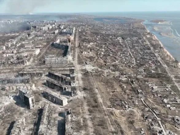 Окупанти не припиняють завдавати авіаудари по "Азовсталі" та здійснюють артобстріли Маріуполя