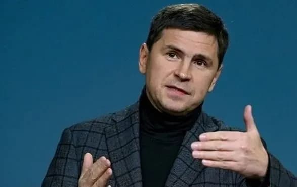 "Країна варварів та мародерів": Подоляк про вивезення росією краденого українського зерна