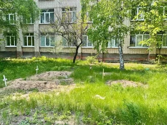 Гинуть від наслідків окупації: у Маріуполі помирає багато людей середнього віку