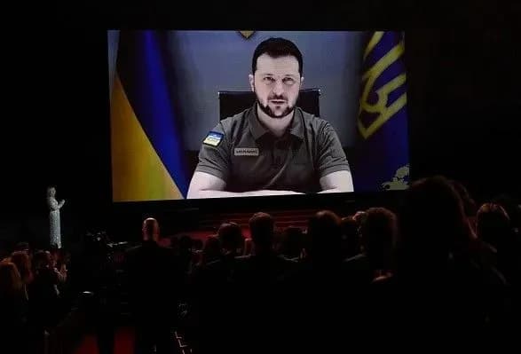 Диктатори помруть: Зеленський виступив на церемонії відкриття 75-го Канського кінофестивалю та процитував Чапліна