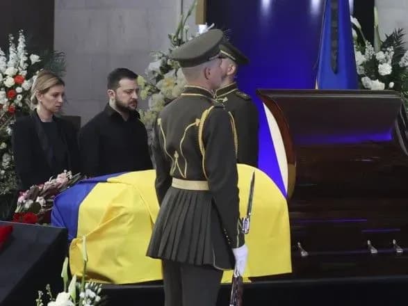 У Києві попрощалися з Леонідом Кравчуком. Церемонію відвідав Зеленський