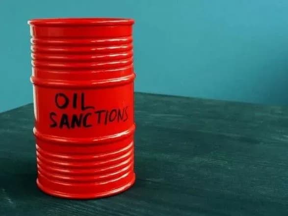 Нафтове ембарго для рф: чому ЄС досі вагається заблокувати російські енергоресурси та які варіанти пропонує Україна