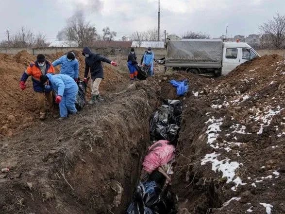Радник мера: російські окупанти змушують маріупольців платити гроші за перепоховання