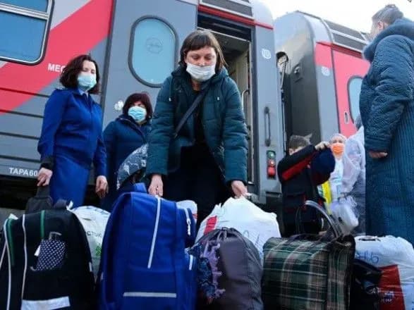 За тиждень окупанти депортували з Маріуполя понад 2,8 тис. людей, в тому числі 318 дітей