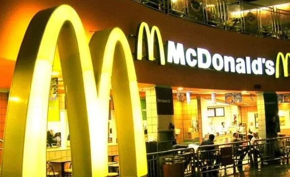 "Весело та смачно" або "Вільна каса": у росії запропонували аналоги McDonalds