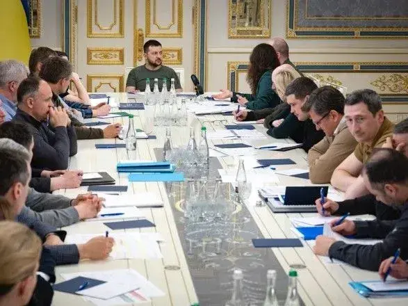 Пальне, облік зруйнованого майна та ЗНО: Зеленський провів нараду з членами Кабміну