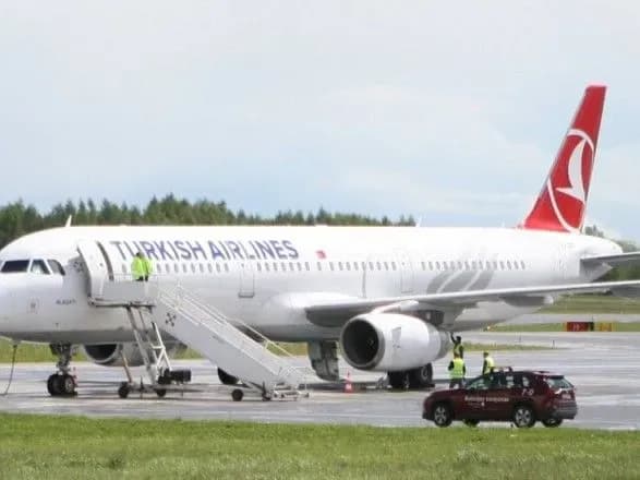 Літак, що летів до Москви зі Стамбула, з технічних причин здійснив посадку у Вільнюсі