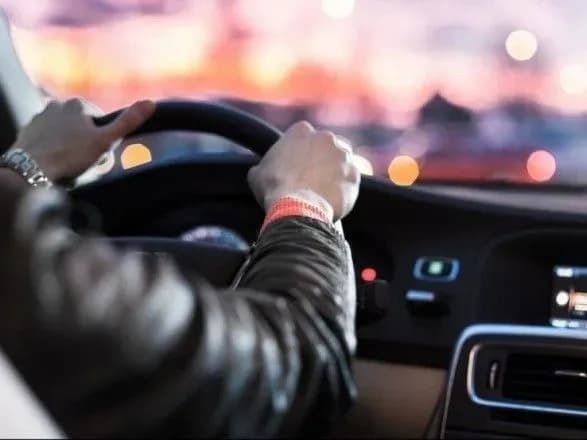 Адаптовані до інноваційних рішень європейського формату: у МВС розробили понад 250 тестових питань для іспиту на водійські права