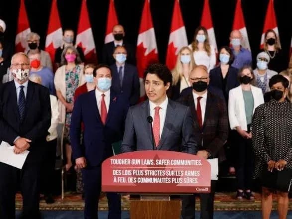 Канада запроваджує заборону на продажів пістолетів