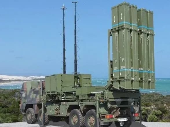 "Захистить від російської авіації ціле місто": Німеччина передасть Україні ППО IRIS-T – Шольц