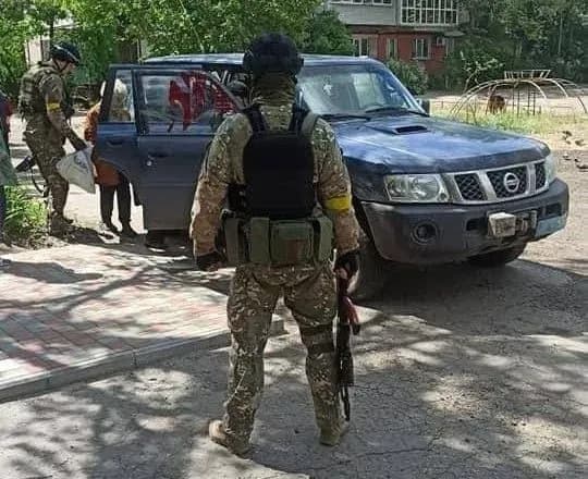 "Тихо. Без анонса": из Лисичанска удалось вывезти 66 человек