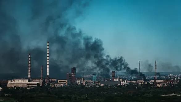 Окупанти зруйнували всі мости, які ведуть до Сєвєродонецька. Евакуація та підвезення гумвантажів - неможливі