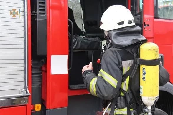 У Києві сталася масштабна пожежа: загорівся торговельний павільйон