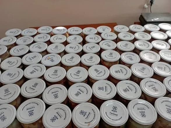 Продовольчий фронт: співробітники підприємств МХП на волонтерських засадах виготовляють тушкованку для гуманітарних потреб