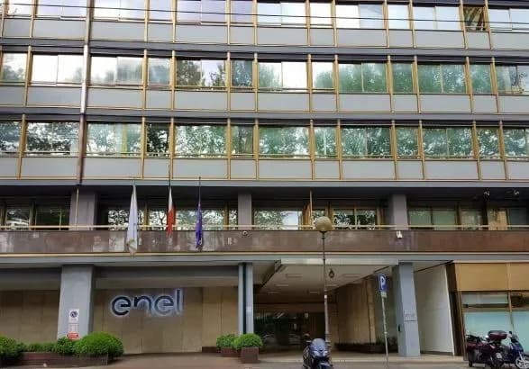 Італійський енергетичний гігант Enel йде з рф та продає активи "Лукойлу" і фонду Газпромбанка