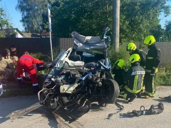 У ДТП на трасі Київ-Чоп загинув військовий, іще одного госпіталізували - поліція