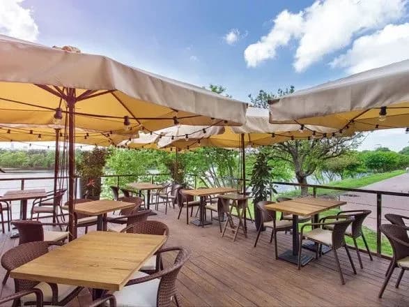 Письмо против Гетманцева: в ресторане River Grill сообщили, что подписант обращения у них не работает