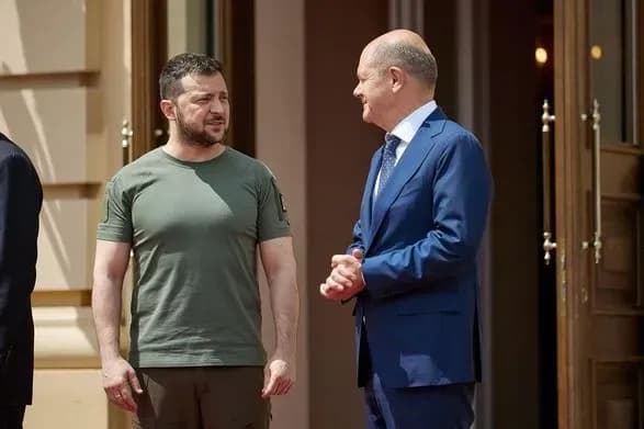 Шольц після візиту в Україну заявив, що говорити з путіним «абсолютно необхідно»