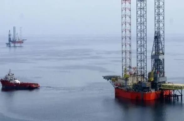 В окупованому Криму заявили, що на охороні "вишок Бойка" залишаються 15 людей, 94 - евакуювали